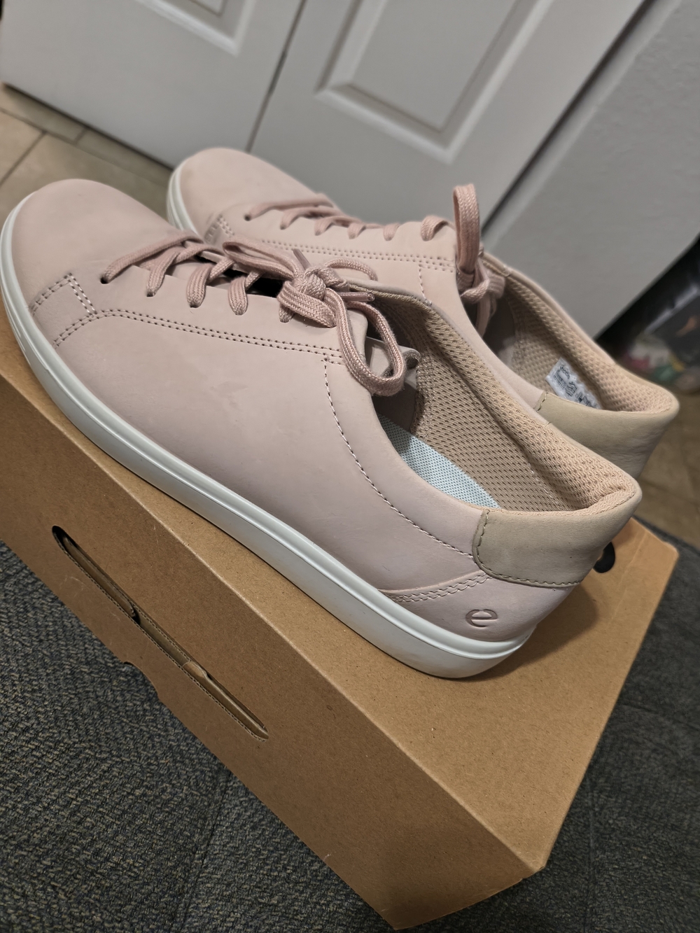 Women’s Blush Pink Casual Lace-Up Sneakers